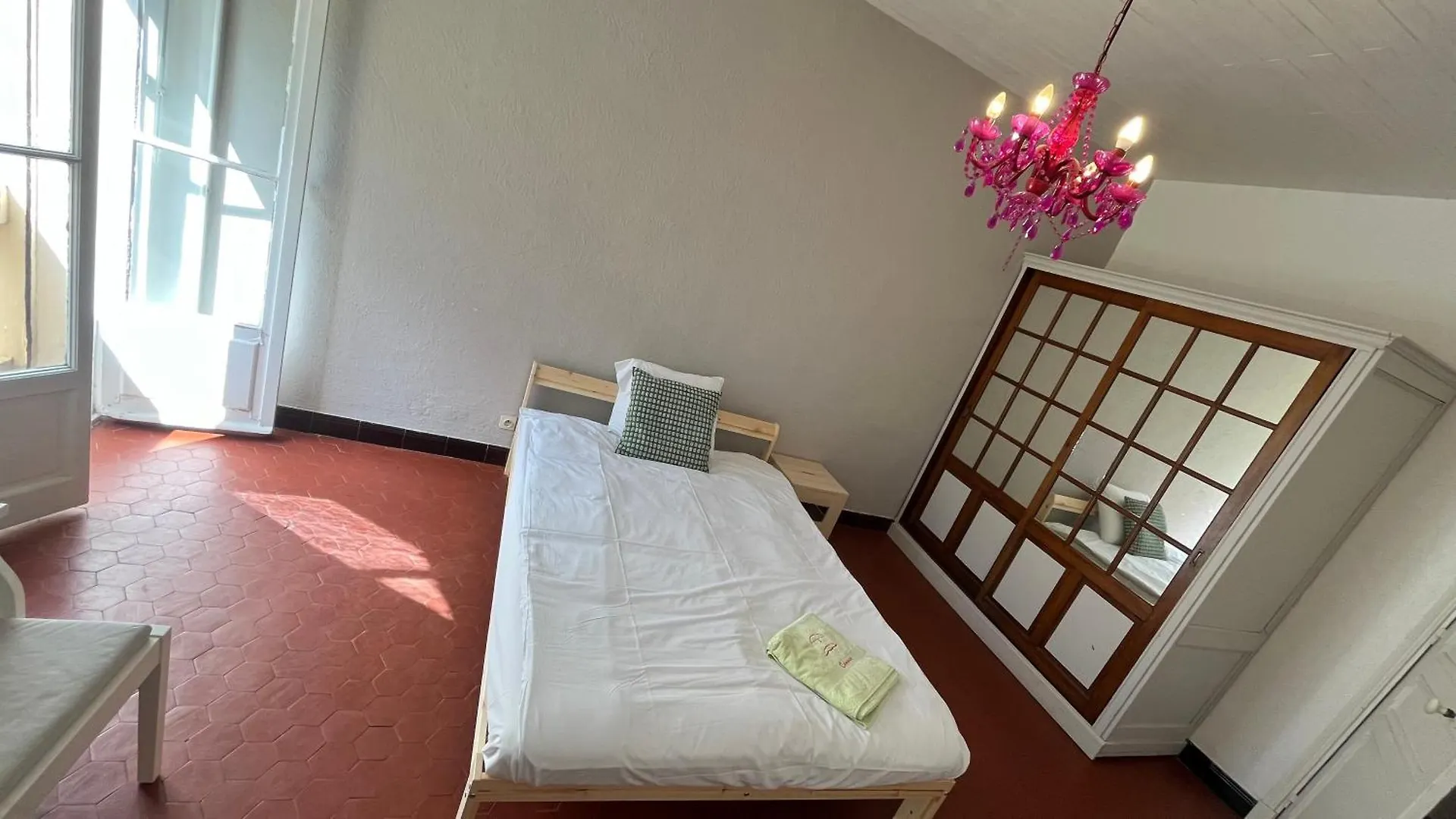 Apartment Cannes Center, Minutes Walk From The Palais Des Festivals, Beaches, La Croisette And Rue D'Antibes