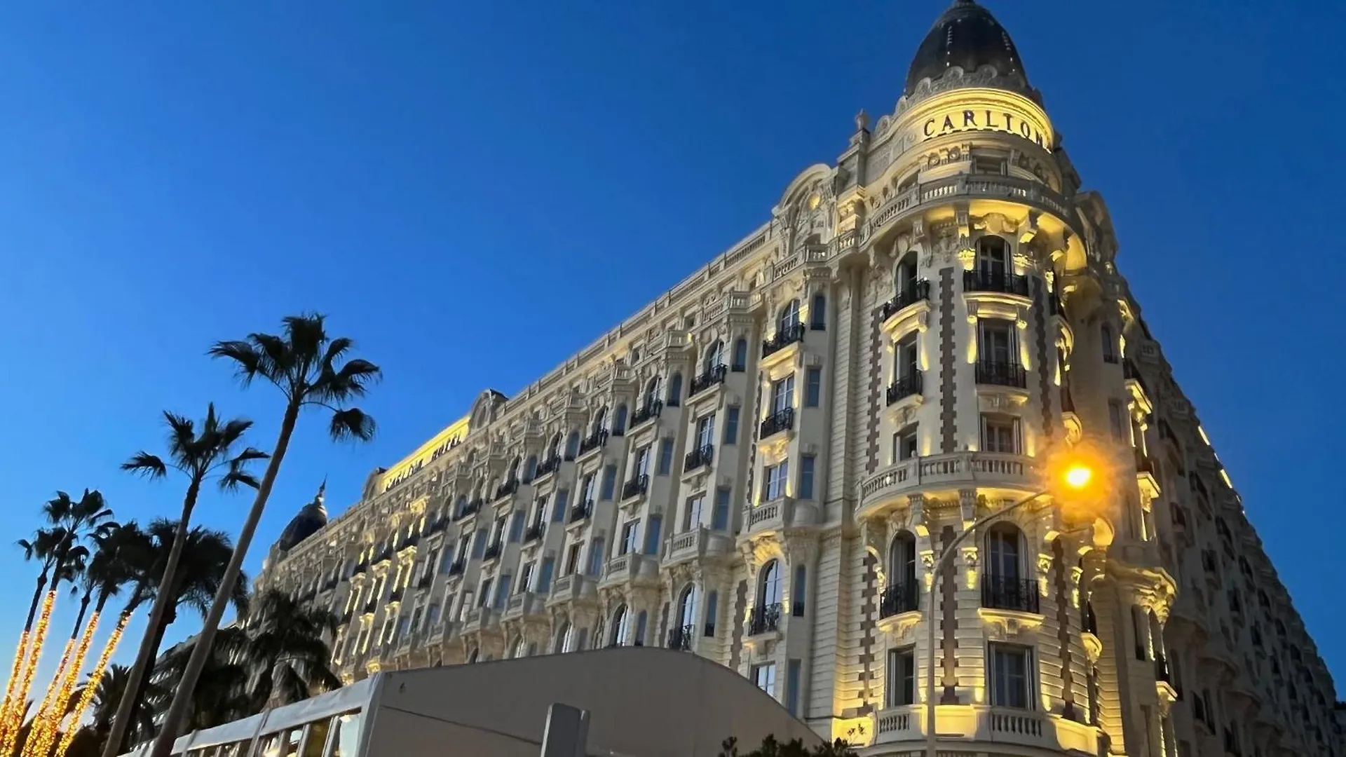 Cannes Center, Minutes Walk From The Palais Des Festivals, Beaches, La Croisette And Rue D'Antibes Apartment