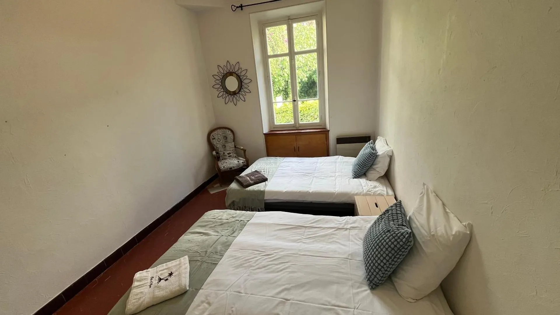 Cannes Center, Minutes Walk From The Palais Des Festivals, Beaches, La Croisette And Rue D'Antibes Apartment