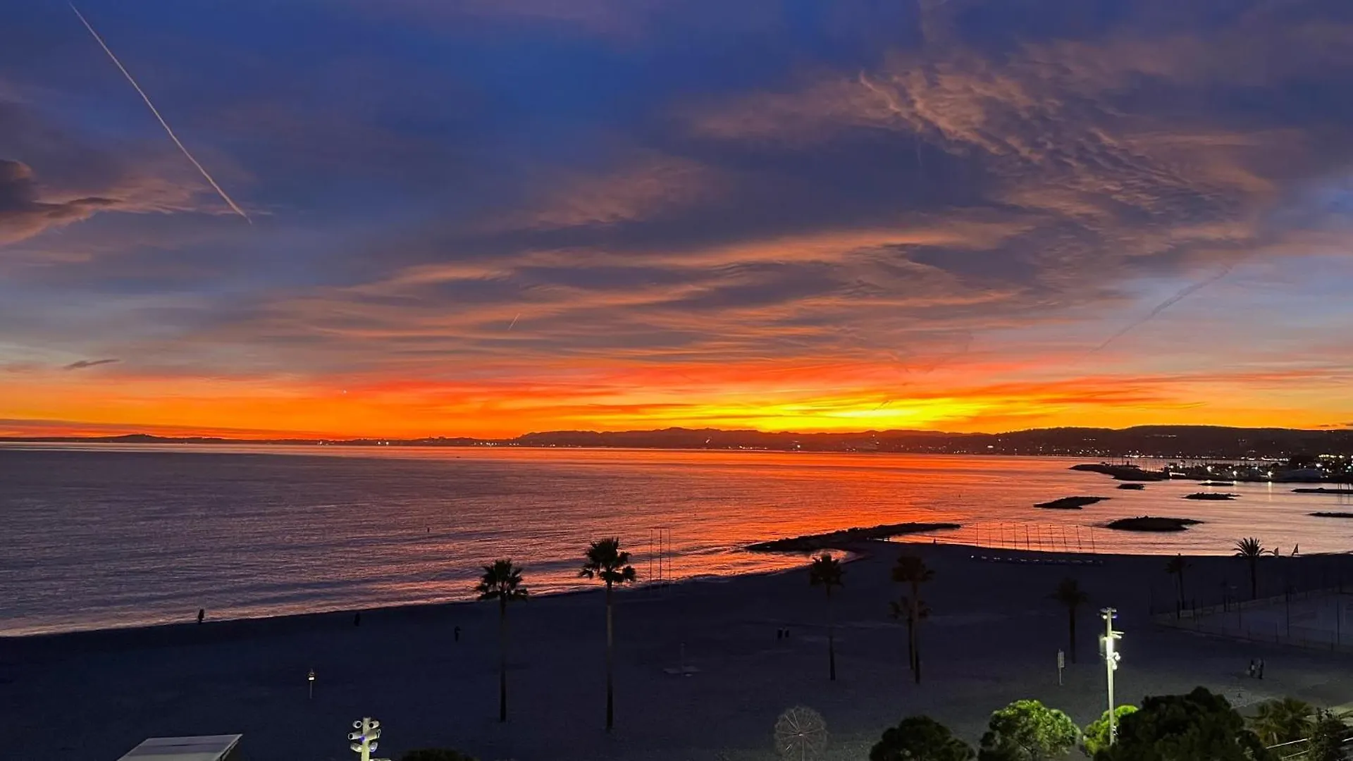 Cannes Center, Minutes Walk From The Palais Des Festivals, Beaches, La Croisette And Rue D'Antibes